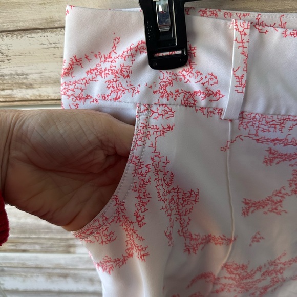 Nike Golf Women's White and Pink Graphic Shorts - Picture 3 of 11